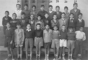ECOLE VICTOR HUGO GARCONS 1946 XXX N01